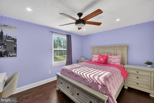 74 YEW RD, Essex, MD 21221