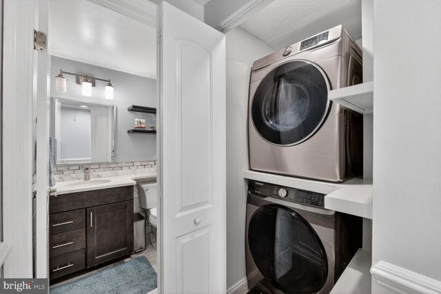 74 YEW RD, Essex, MD 21221