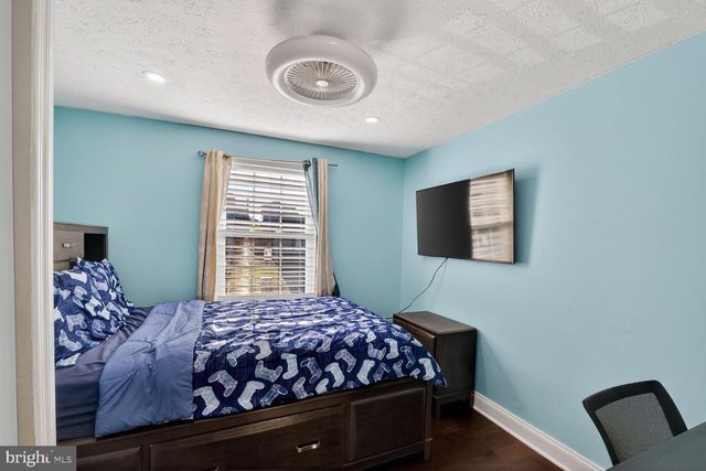 74 YEW RD, Essex, MD 21221