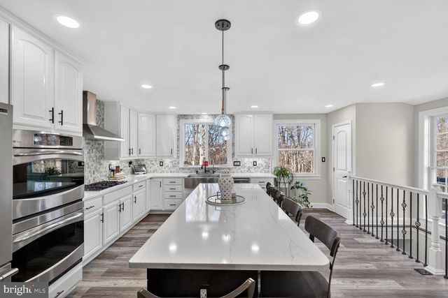 74 YEW RD, Essex, MD 21221