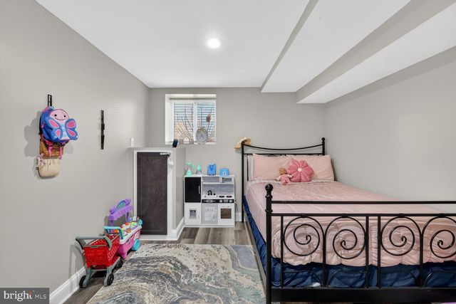 74 YEW RD, Essex, MD 21221