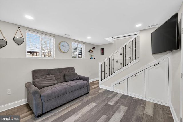 74 YEW RD, Essex, MD 21221