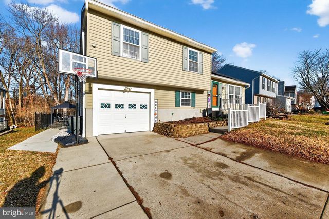 74 YEW RD, Essex, MD 21221