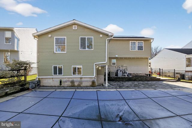 74 YEW RD, Essex, MD 21221