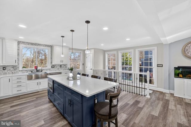 74 YEW RD, Essex, MD 21221