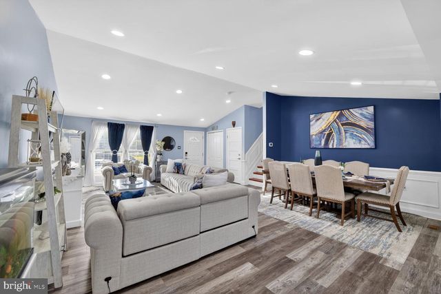 74 YEW RD, Essex, MD 21221