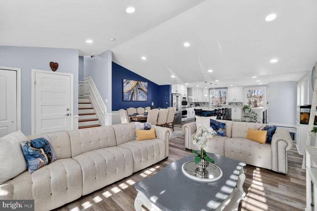 74 YEW RD, Essex, MD 21221