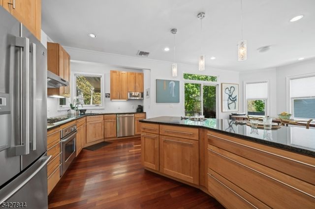 76 High St, Nutley Twp., NJ 07110