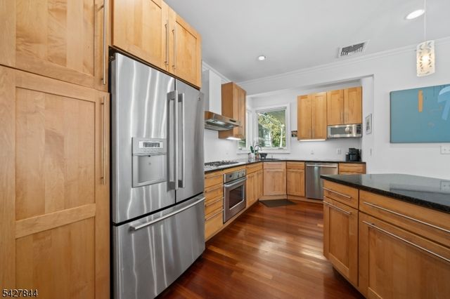 76 High St, Nutley Twp., NJ 07110