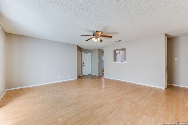 7559 Tantara Ct, San Antonio, TX 78249