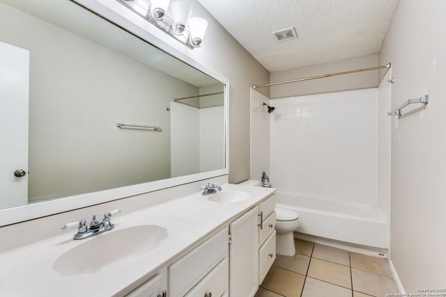 7559 Tantara Ct, San Antonio, TX 78249