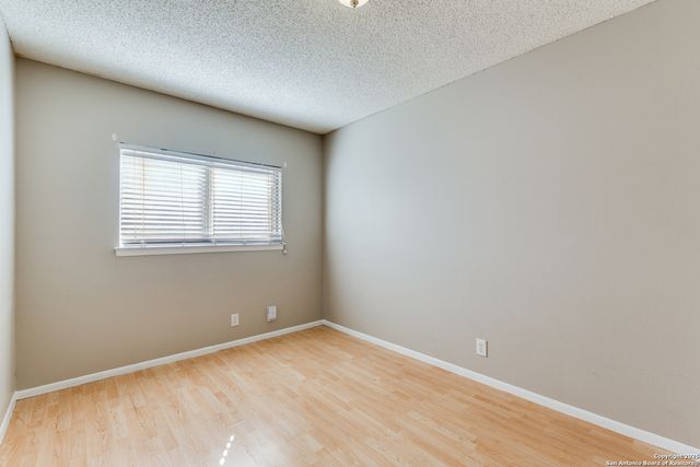 7559 Tantara Ct, San Antonio, TX 78249