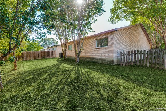 7559 Tantara Ct, San Antonio, TX 78249