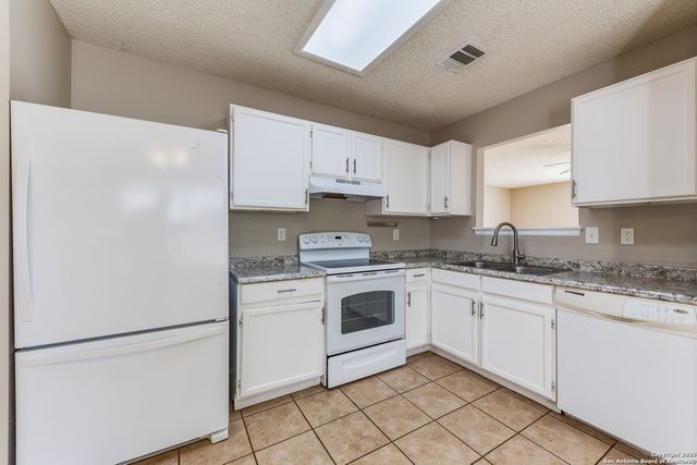 7559 Tantara Ct, San Antonio, TX 78249