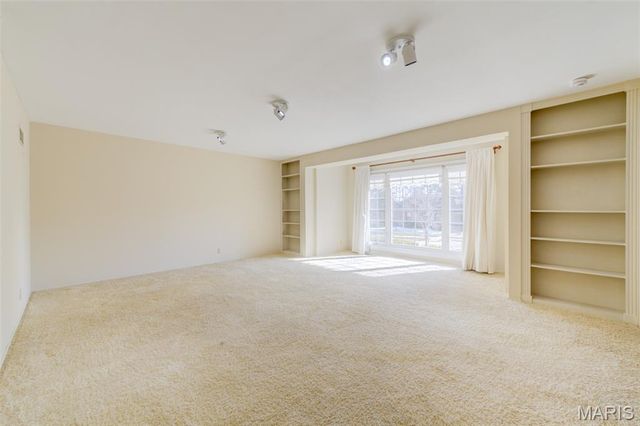 15137 Chamisal Drive, Chesterfield, MO 63017