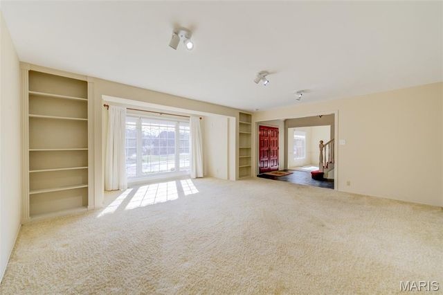 15137 Chamisal Drive, Chesterfield, MO 63017