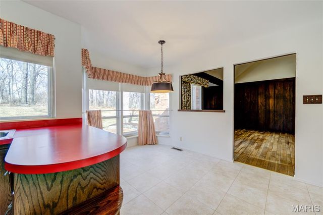 15137 Chamisal Drive, Chesterfield, MO 63017