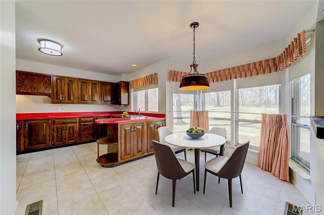 15137 Chamisal Drive, Chesterfield, MO 63017