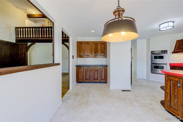 15137 Chamisal Drive, Chesterfield, MO 63017