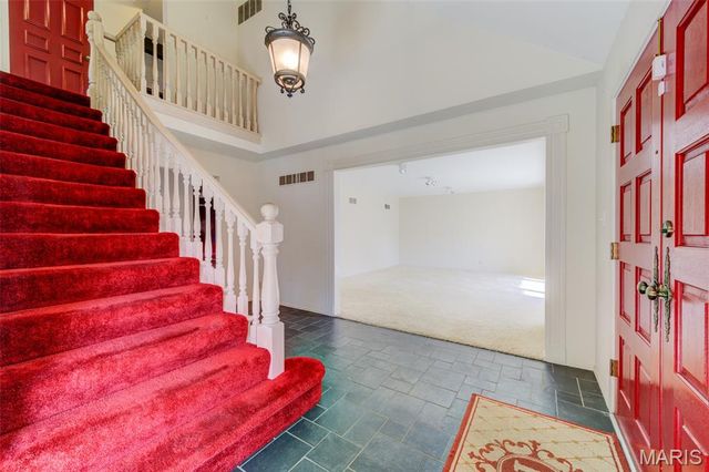 15137 Chamisal Drive, Chesterfield, MO 63017