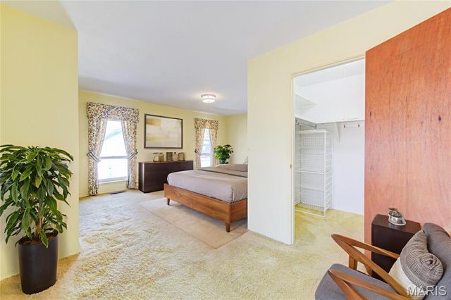 15137 Chamisal Drive, Chesterfield, MO 63017