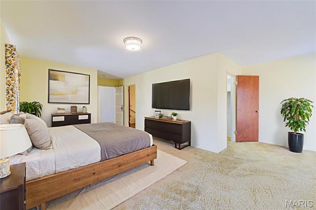 15137 Chamisal Drive, Chesterfield, MO 63017