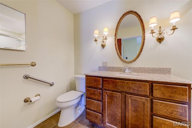 15137 Chamisal Drive, Chesterfield, MO 63017