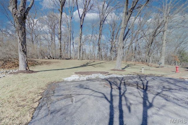 15137 Chamisal Drive, Chesterfield, MO 63017