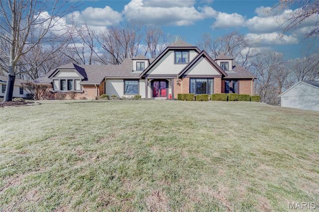 15137 Chamisal Drive, Chesterfield, MO 63017