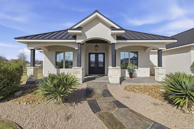 1020 Cielo Dr, Kerrville, TX 78028