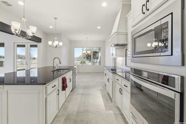 1020 Cielo Dr, Kerrville, TX 78028