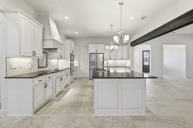 1020 Cielo Dr, Kerrville, TX 78028