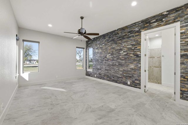 1020 Cielo Dr, Kerrville, TX 78028