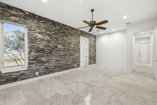 1020 Cielo Dr, Kerrville, TX 78028