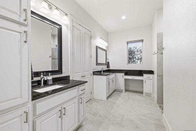 1020 Cielo Dr, Kerrville, TX 78028