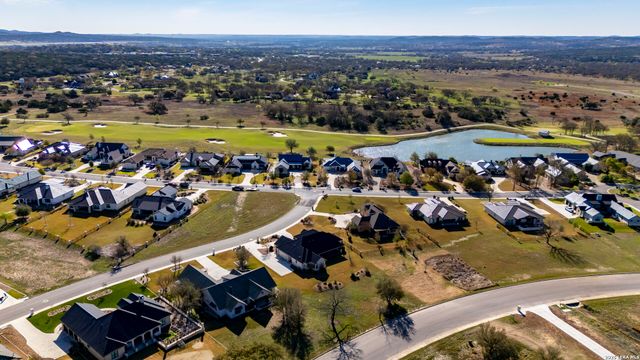 1020 Cielo Dr, Kerrville, TX 78028