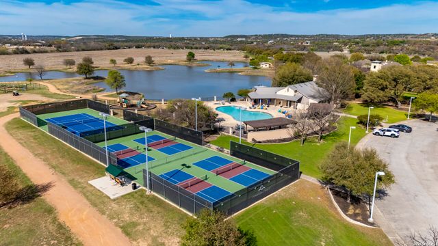 1020 Cielo Dr, Kerrville, TX 78028