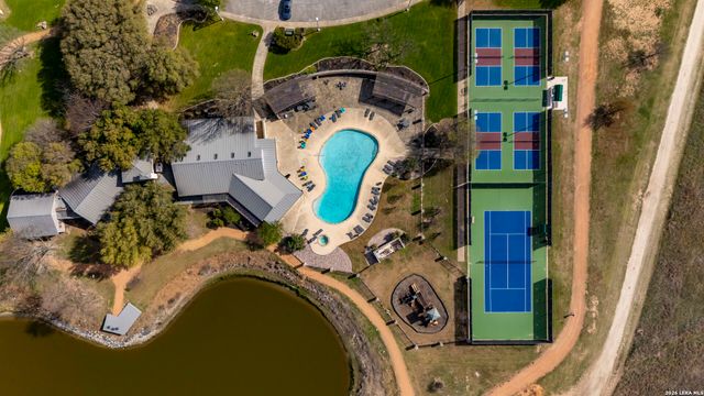 1020 Cielo Dr, Kerrville, TX 78028