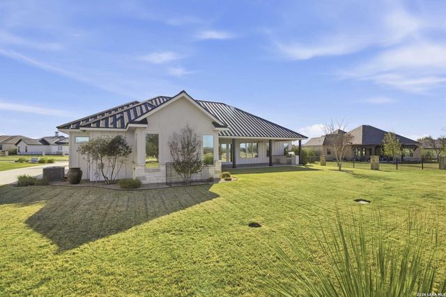 1020 Cielo Dr, Kerrville, TX 78028