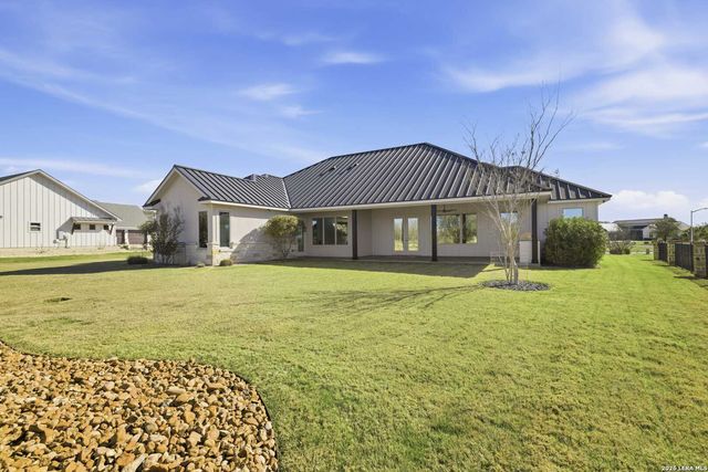 1020 Cielo Dr, Kerrville, TX 78028