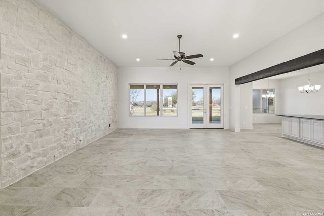 1020 Cielo Dr, Kerrville, TX 78028