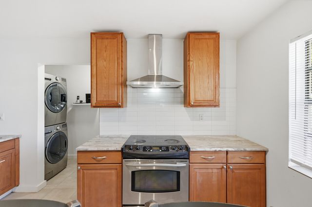 629 NE 36th Street, Oakland Park, FL 33334