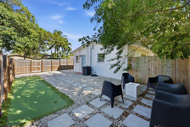 629 NE 36th Street, Oakland Park, FL 33334