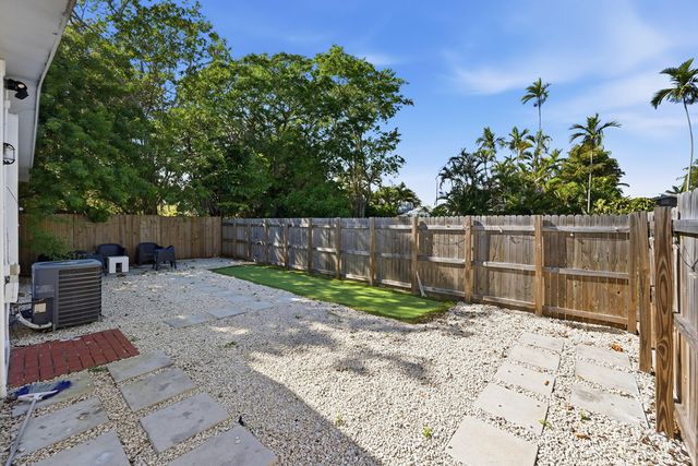 629 NE 36th Street, Oakland Park, FL 33334