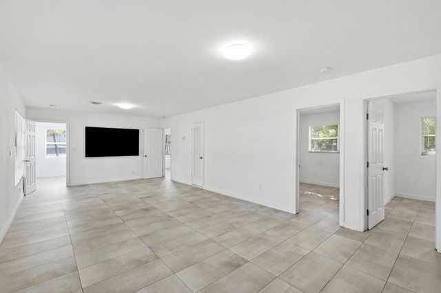 629 NE 36th Street, Oakland Park, FL 33334