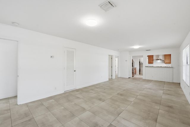 629 NE 36th Street, Oakland Park, FL 33334