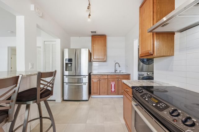 629 NE 36th Street, Oakland Park, FL 33334