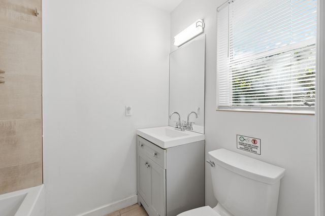 629 NE 36th Street, Oakland Park, FL 33334