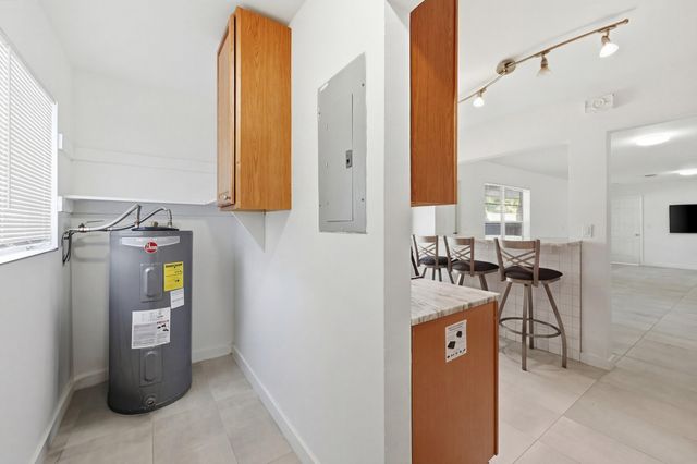 629 NE 36th Street, Oakland Park, FL 33334