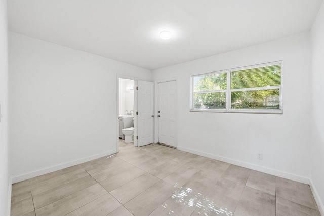 629 NE 36th Street, Oakland Park, FL 33334